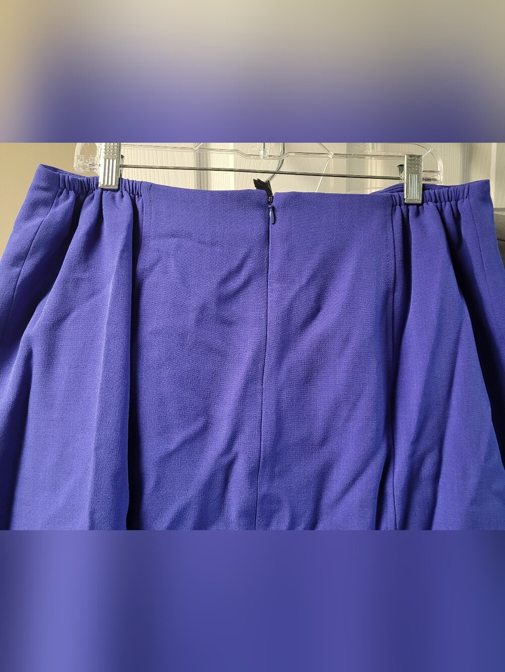 Suit - Picture 4 of 4